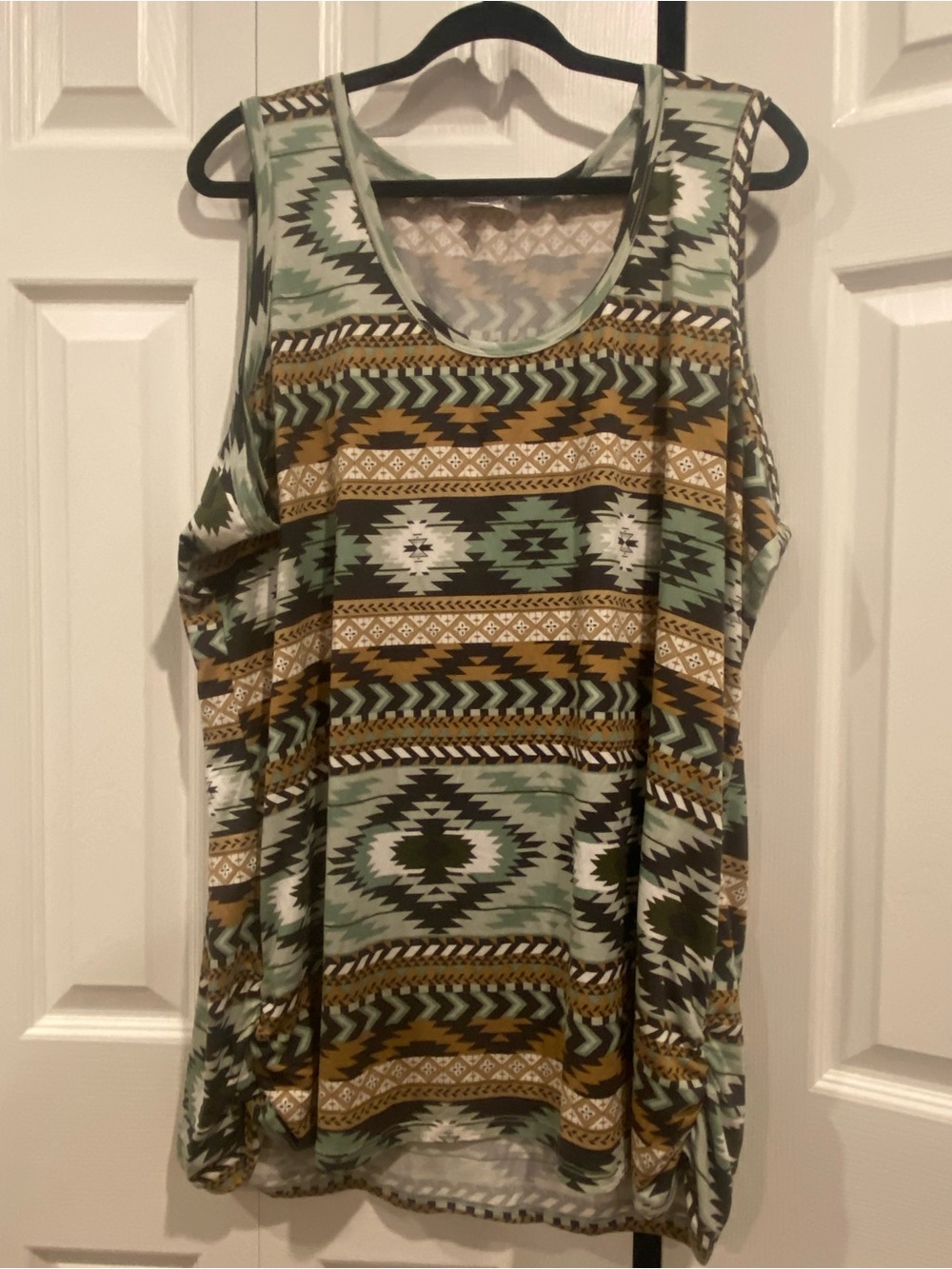 Aztec Print Scoop Neck Tank Top in Green, Brown & White